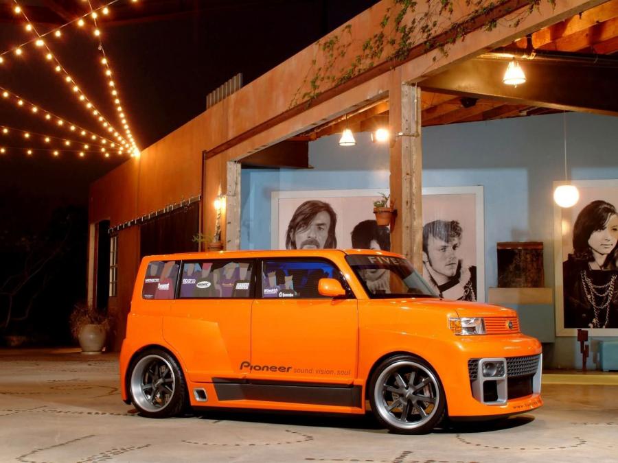 Scion xB DJ Widebody Concept by Five Axis 2005 года  (фото 8 из 12)
